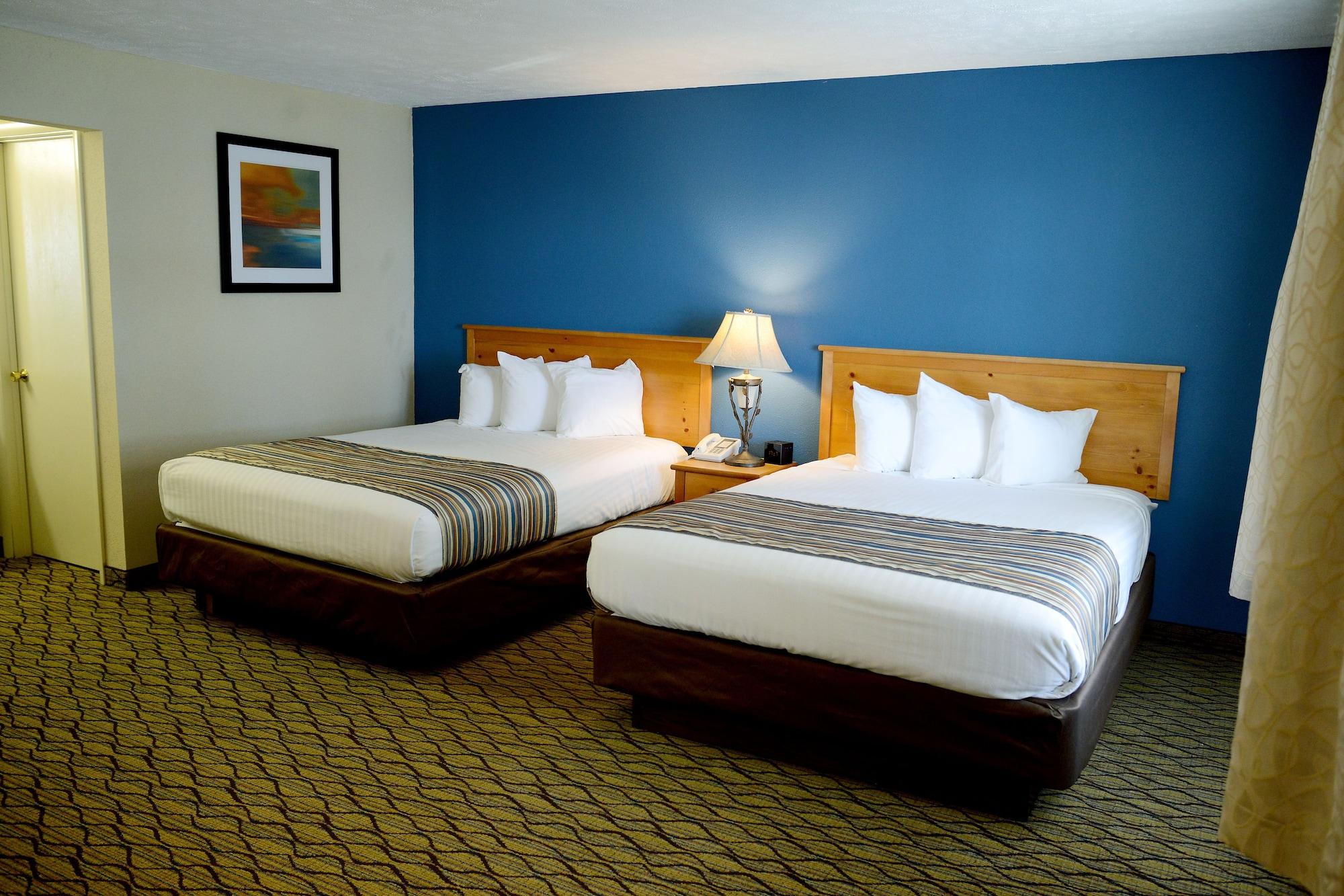 Baymont By Wyndham St. Ignace Lakefront Esterno foto