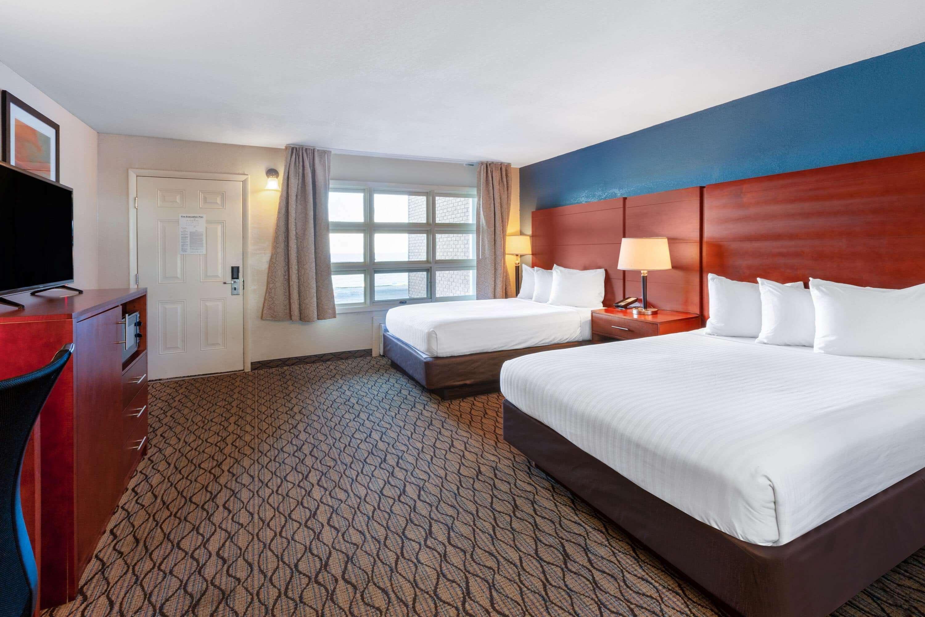 Baymont By Wyndham St. Ignace Lakefront Esterno foto