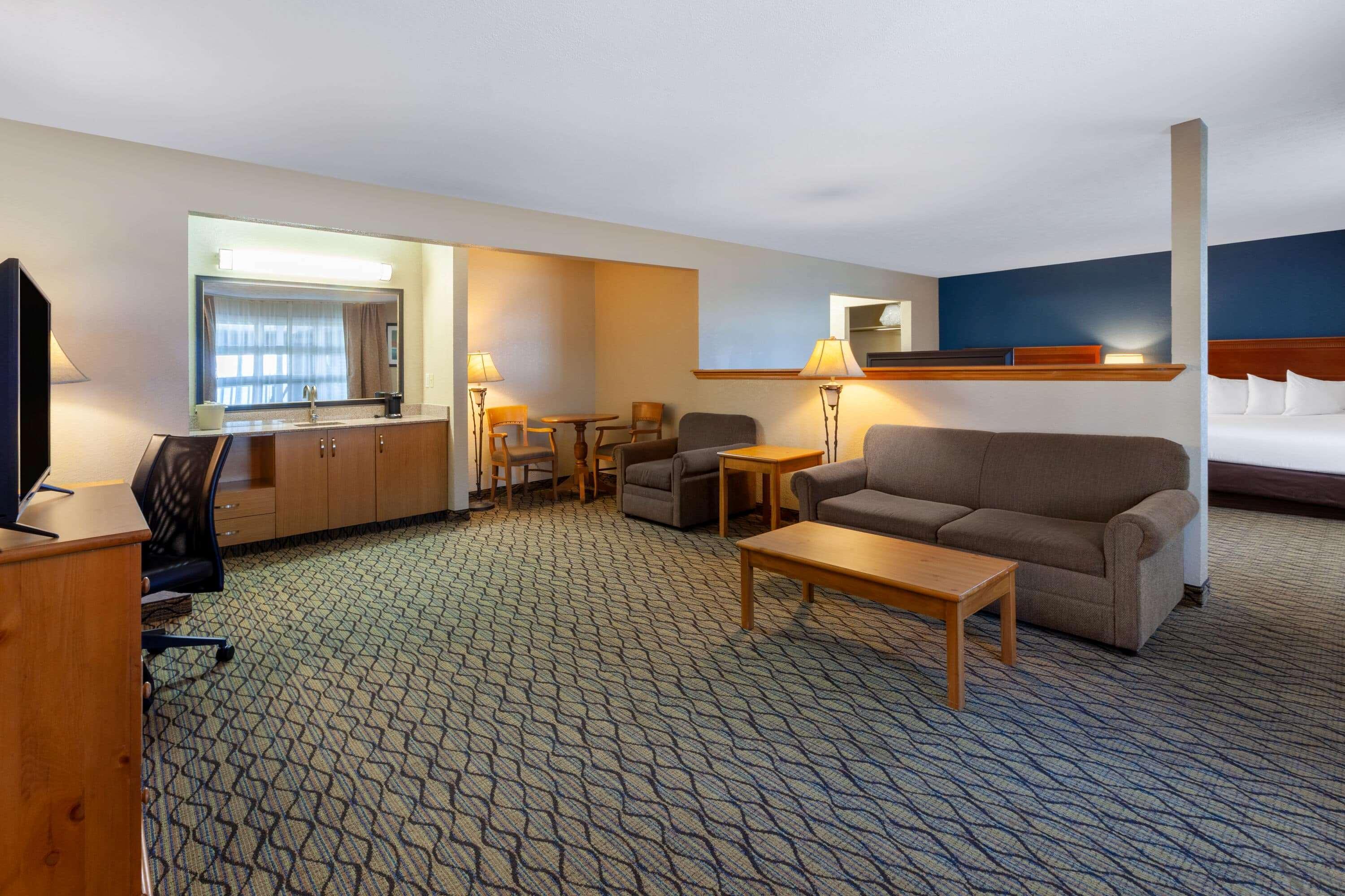 Baymont By Wyndham St. Ignace Lakefront Esterno foto